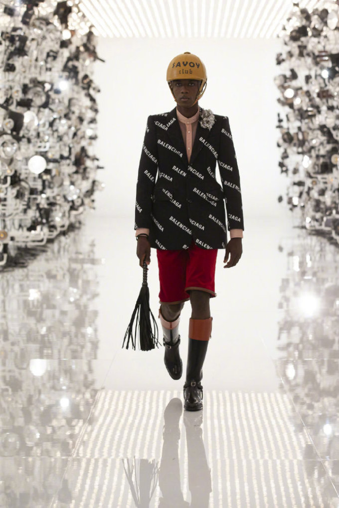 Gucci 100周年,推出全新系列《Aria-时尚咏叹调》,还有Balenciaga元素互换