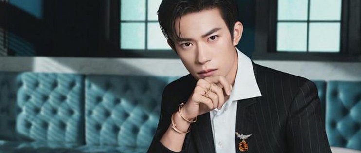 蒂芙尼正式宣布易烊千玺为"全球品牌代言人"_珠宝首饰_什么值得买