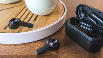 初音·未来 篇一：雷柏VM700蓝牙TWS背光游戏耳机测评！