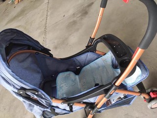 特别安全可靠的一款宝宝出行推车