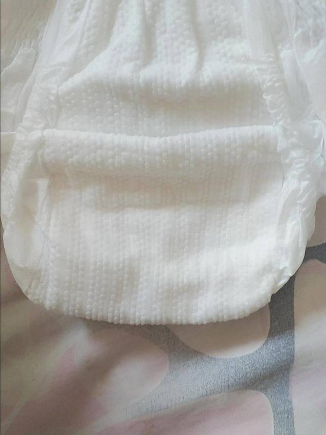 宝宝屁屁一夜干爽，不潮湿！