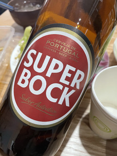 折扣店买到的超大瓶superbock啤酒