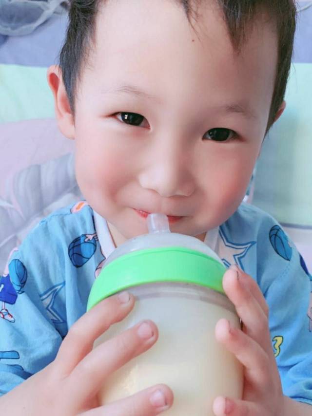 澳优珀淳给宝贝贴心呵护