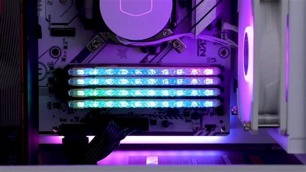 紫光国芯成为雷神内存合作伙伴，加入雷神游戏PC