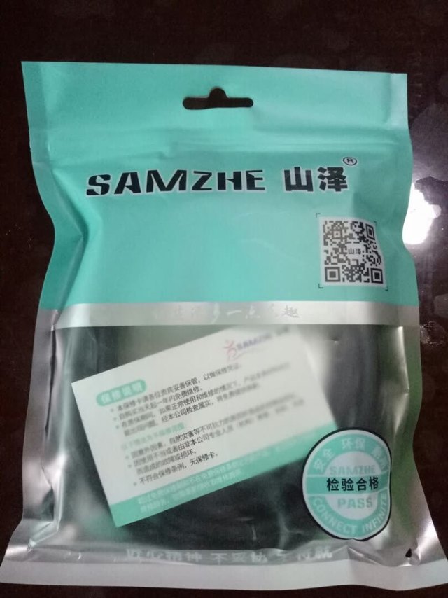 线很粗，非常棒，做工精细，用料考究。连