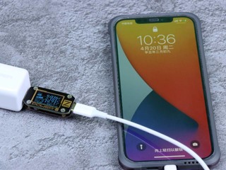 iPhone12用什么充电？绿联小金刚