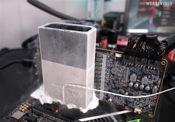 突破3GHz:RX 6900 XT特挑版破显卡超频记录