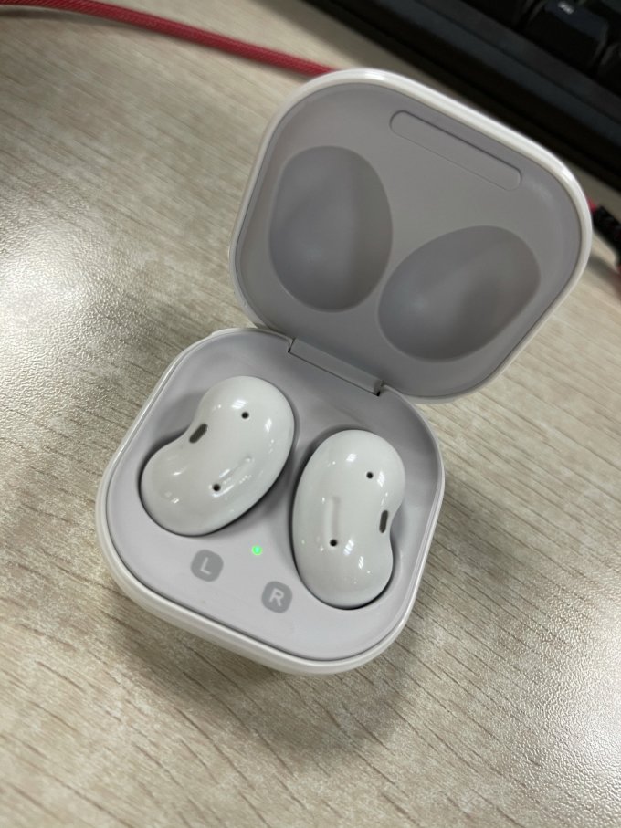 三星galaxy buds live蓝牙耳机怎么样 佩戴体验极差_什么值得买