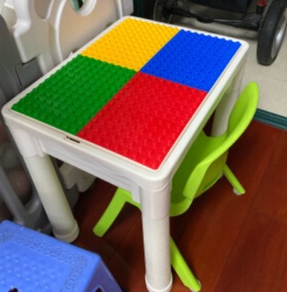 具有乐高功能的儿童玩具大颗粒积木桌椅