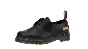Dr.Martens推出彩虹鞋款 宣布对LGBT群体的支持