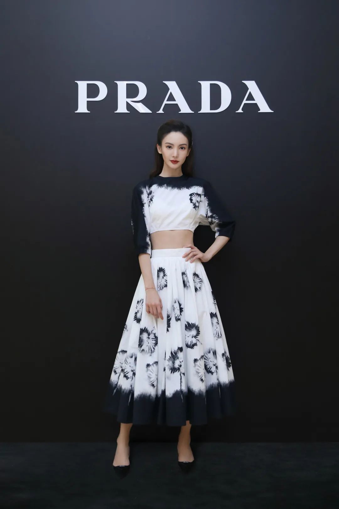 明星们都在背的这款Prada，会成为下一个”断货王“吗？