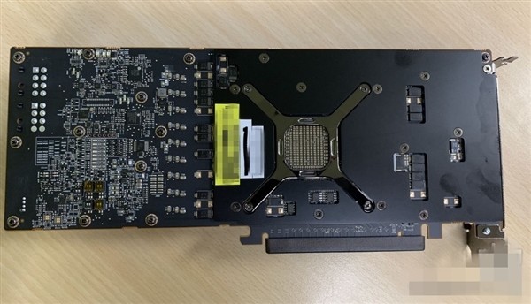苹果定制独享：AMD Radeon Pro W6900X跑分出炉