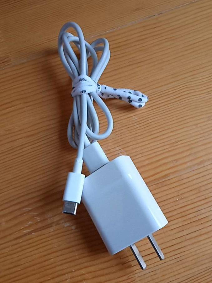 这款手机充电器不错