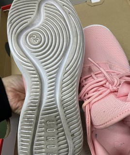 Adidas女子跑步鞋