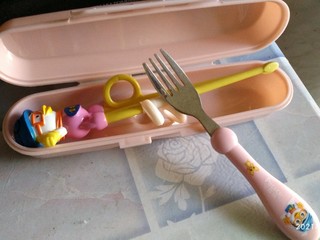 啵乐乐练习筷孩子一下就喜欢自己吃饭了