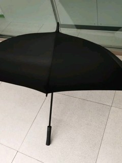 伞真的很长