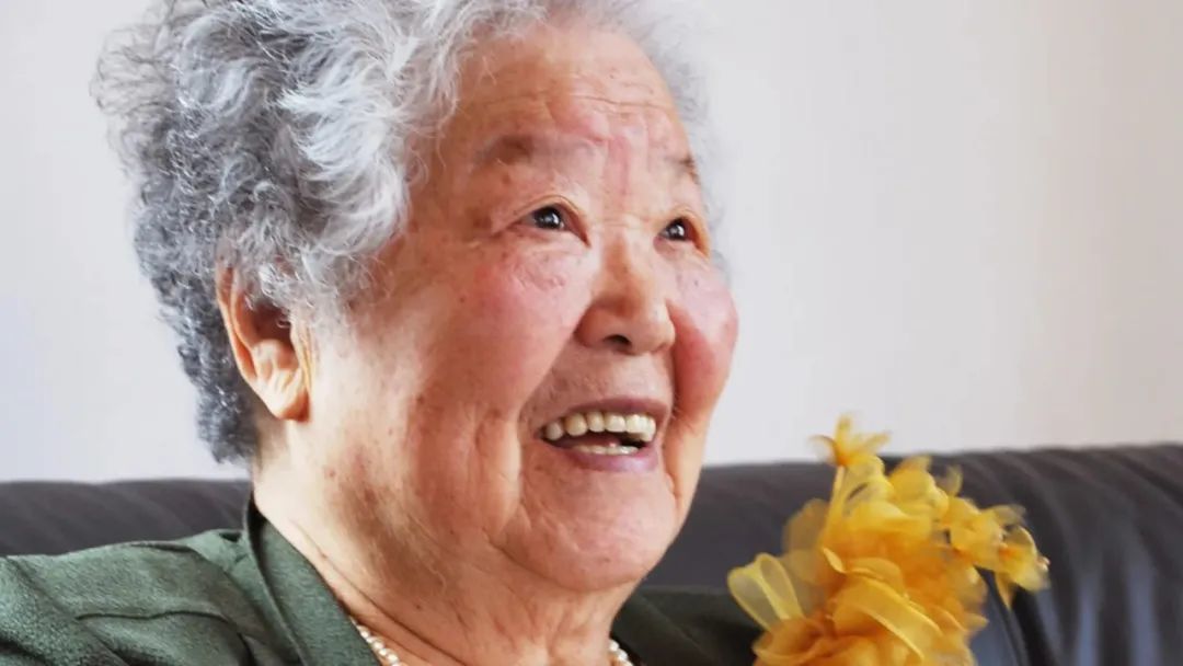 日本97岁婆婆花30年做500个唯美花球，被各大博物馆争相收藏！网友：手太巧了！