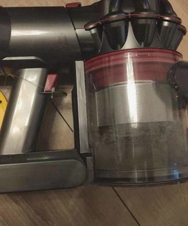 戴森吸尘器，家庭清扫好装备