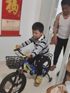 儿子的自行车