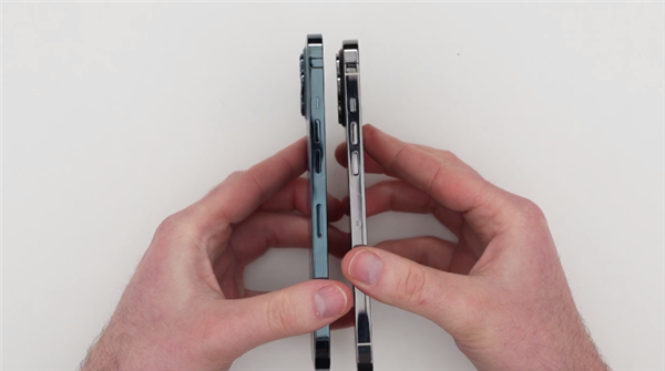 iPhone 13 Pro Max模型机曝光：提前感受下新外形设计