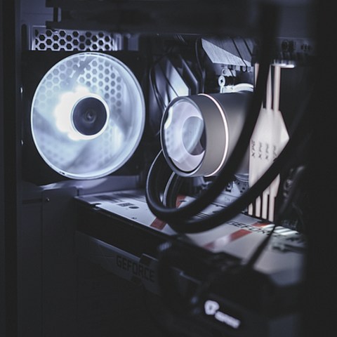 五一假期从DIY装机开始，R5 5600+RTX3060白色主机诞生记