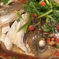 传统美食-豆豉蒸鱼头，豉香嫩滑，鲜而不腻，越吃越想吃，多汁下饭