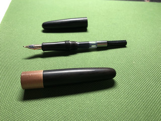 可盘可御的钢笔