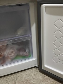 3门风冷超实惠冰箱。租房必备~