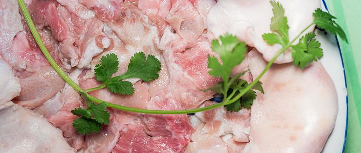 猎奇美食丨能一起吃猪x根的应该都不是什么正经人吧