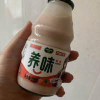 好喝的乳饮料，养味草莓味