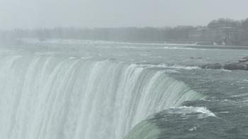 一美元跨两国——世界最大瀑布Niagara和彩虹桥&奥莱