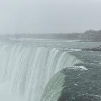 一美元跨两国——世界最大瀑布Niagara和彩虹桥&奥莱