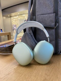 苹果降噪耳机AirPods max