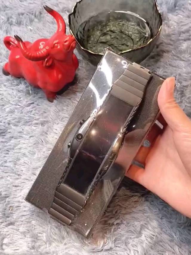 这款表也太好看了吧 送人是非常好的选择！