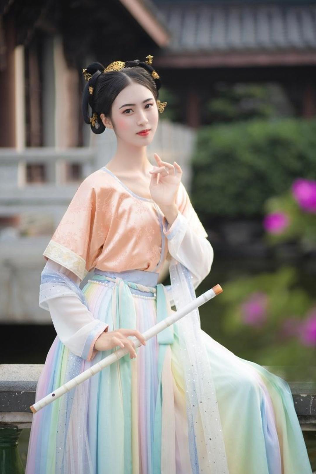 汉服入选高考模拟题、JK格裙卖出天价,你对“三坑”少女的力量一无所知