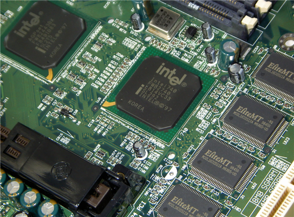 GPU-Z 2.39.0版发布：支持Intel 23年前的第一款独立显卡