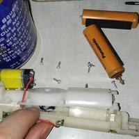 用WD-40除锈剂修内部漏水无法启动的松下EW-1411冲牙器，发现其气泵也是弹膜泵