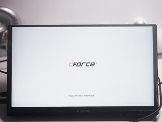 小屏娱乐不够爽，试试C-Force便携屏