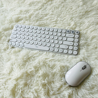 高颜值白色蓝牙键盘