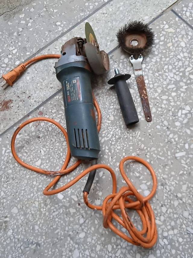 多功能调速磨光机