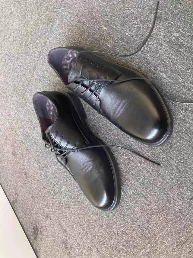 康奈皮鞋，四季通勤