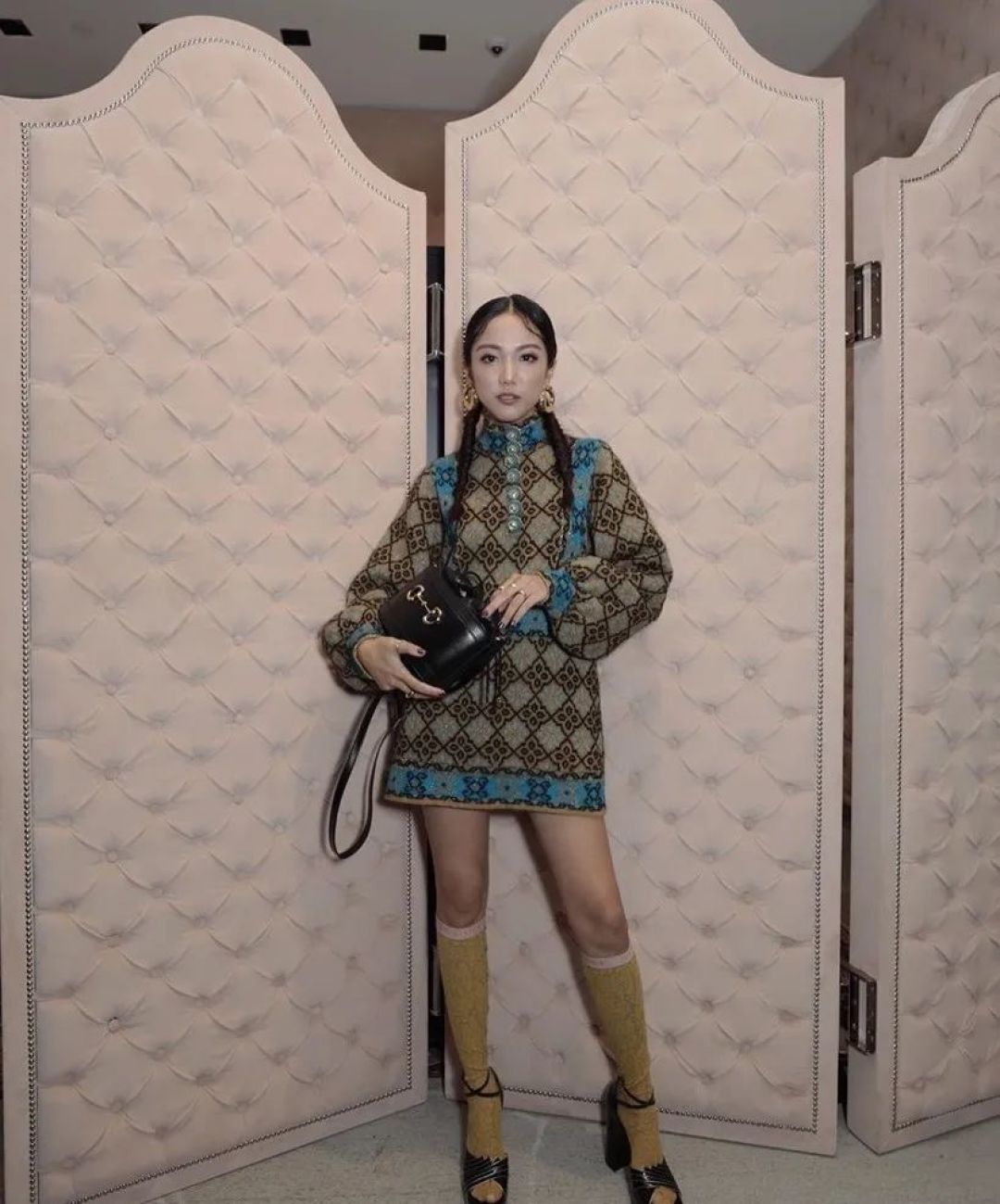 cici 项偞婧之前穿了一条深灰色的小腿袜,感觉很温柔!