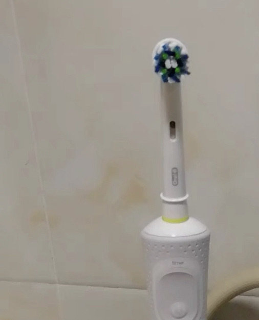 欧乐B电动牙刷