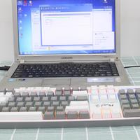 微星GK50Z PIXEL键盘体验，灰白格、红轴，悟指尖上五彩斑斓的律动