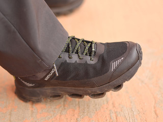 诺诗兰SKY健行鞋再升级，防滑防水更防撞