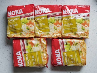来自新加坡！美味的KOKA鸡汤面