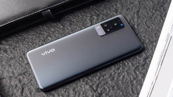 vivo X60升级曲屏版，搭配微云台蔡司镜头，一款被低估的拍照手机