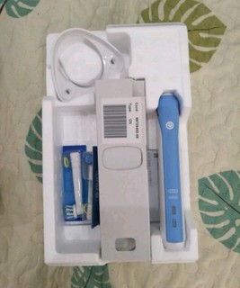 欧乐B电动牙刷 成人充电式