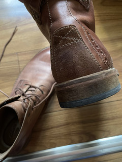 木头鞋底的clarks型男靴