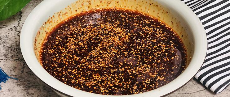 家里厨房的“灵魂油”——超简单又香到哭的辣椒油做法